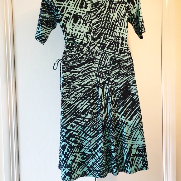 Kasper Dress Green/Black Abstract print.  Size: 8 - Picture 9 of 11
